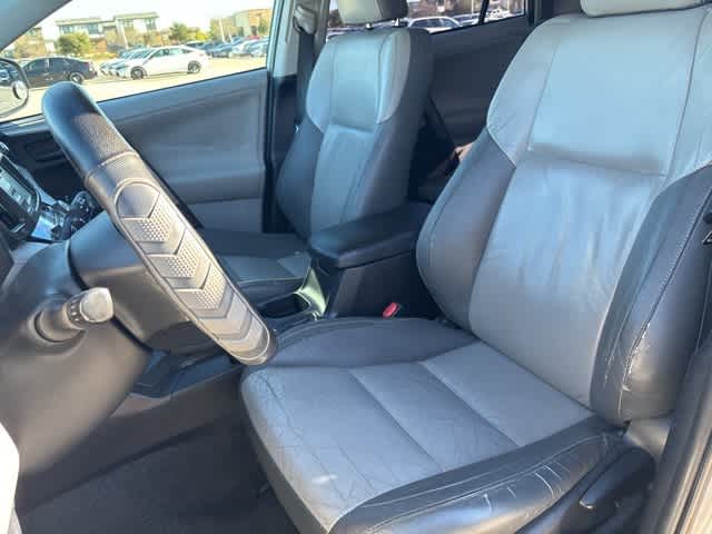 Thumbnail: 2013 Toyota RAV4 - 20