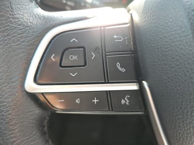 Thumbnail: 2022 Toyota Sienna - 10