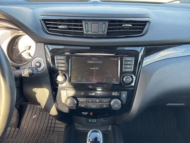 Thumbnail: 2019 Nissan Rogue Sport - 18