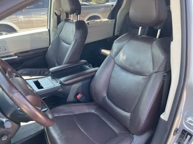 Thumbnail: 2021 Toyota Sienna - 21
