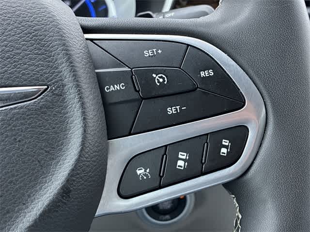 Thumbnail: 2023 Chrysler Pacifica - 27