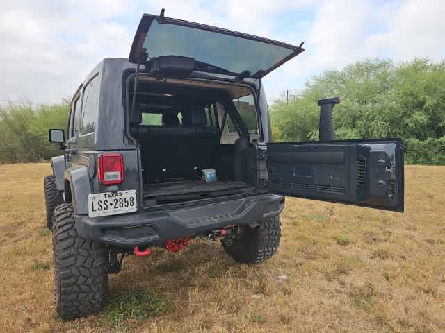 Thumbnail: 2016 Jeep Wrangler - 12