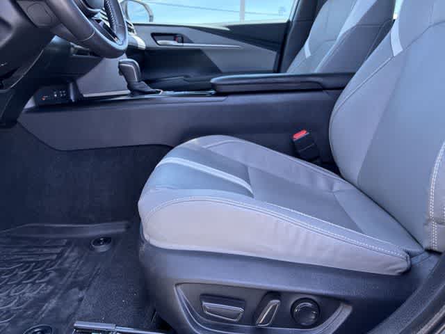 Thumbnail: 2025 Toyota Camry - 18