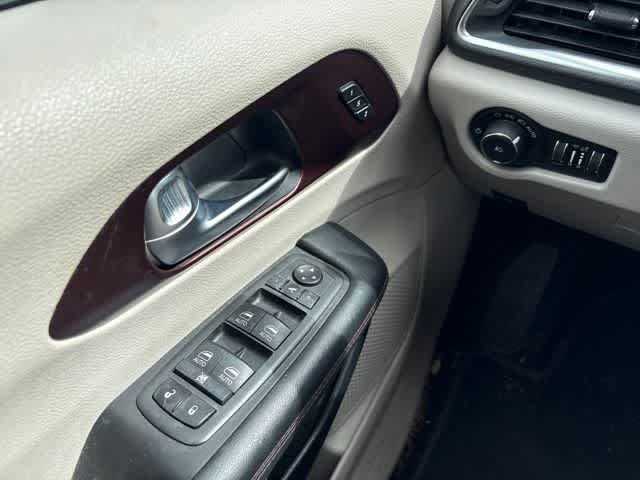 Thumbnail: 2020 Chrysler Pacifica - 22