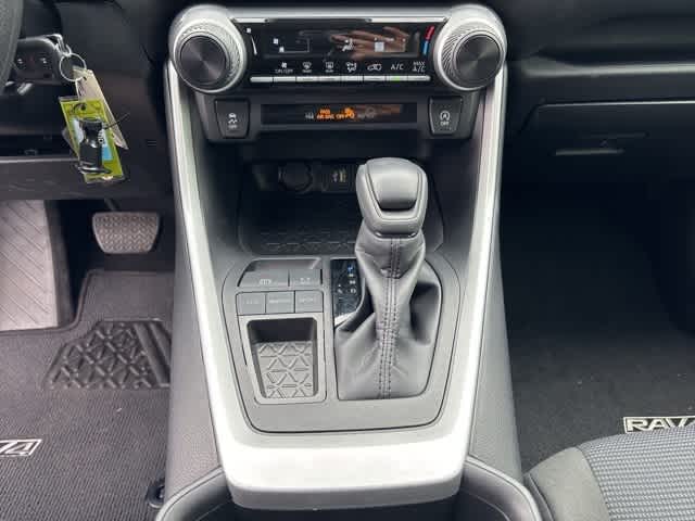 Thumbnail: 2024 Toyota RAV4 - 17