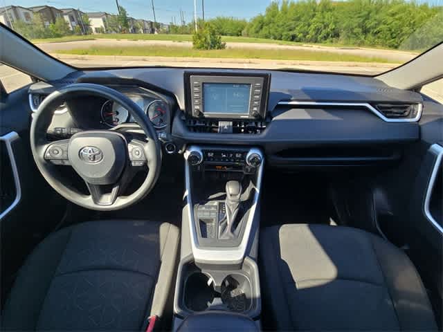 2021 Toyota RAV4 XLE 16