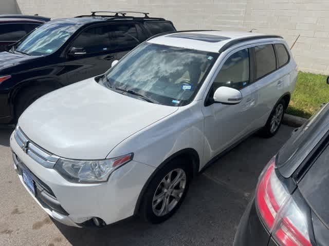 Thumbnail: 2015 Mitsubishi Outlander - 2