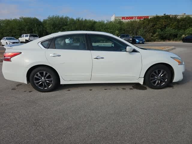 Thumbnail: 2015 Nissan Altima - 4