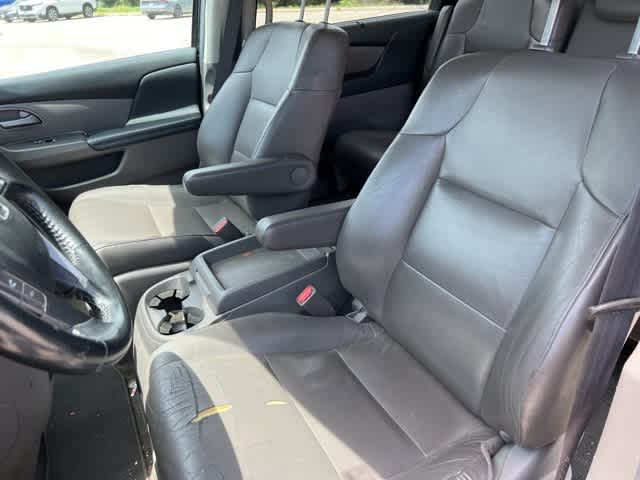 Thumbnail: 2013 Honda Odyssey - 21