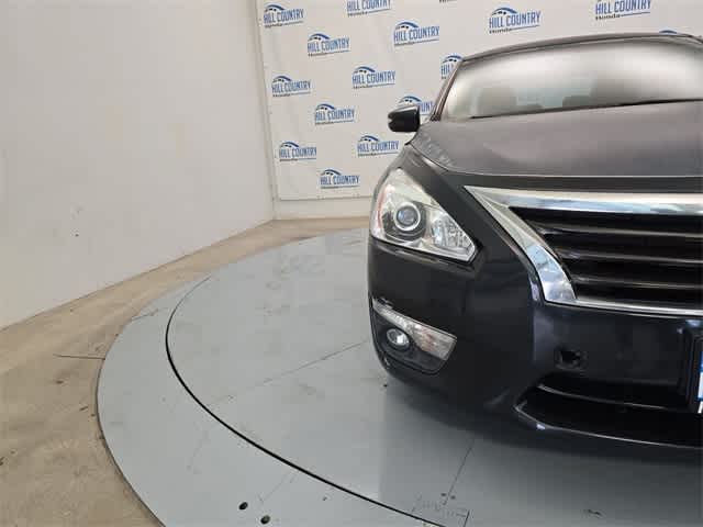 Thumbnail: 2015 Nissan Altima - 10