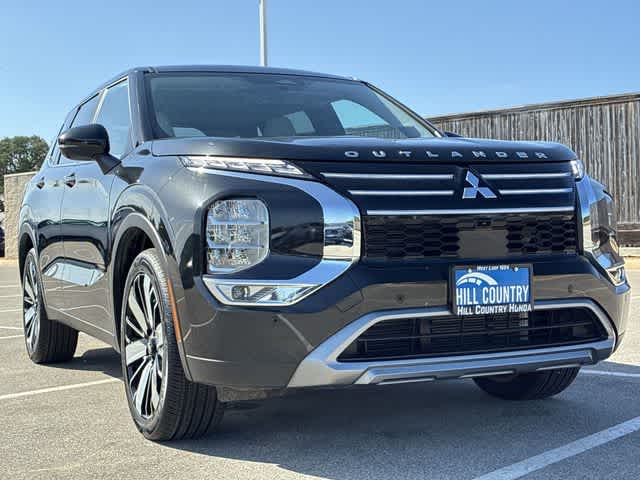 Thumbnail: 2025 Mitsubishi Outlander - 10