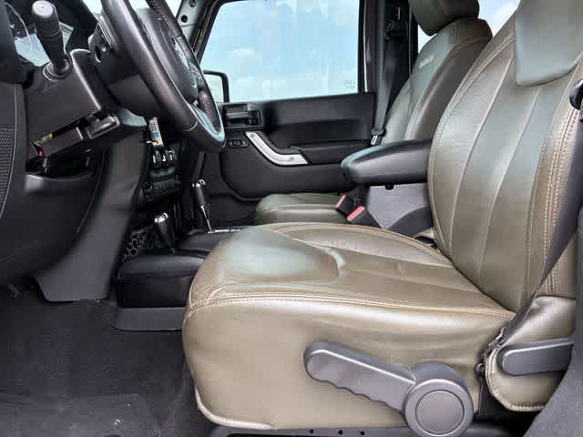 Thumbnail: 2016 Jeep Wrangler - 18