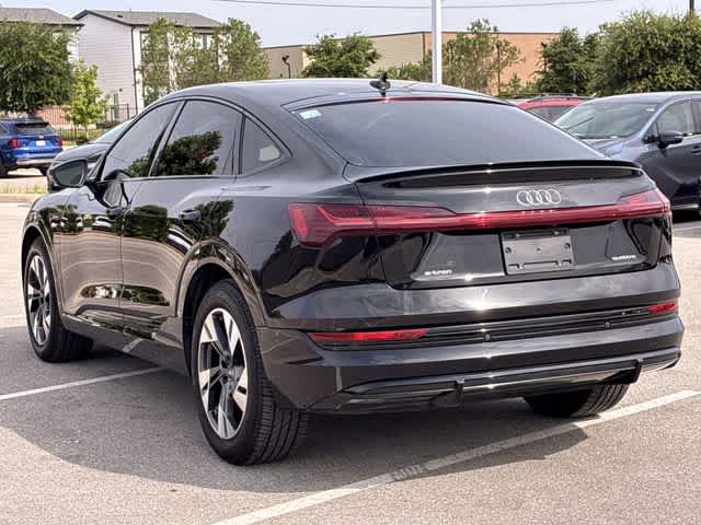 Thumbnail: 2022 Audi e-tron S - 4