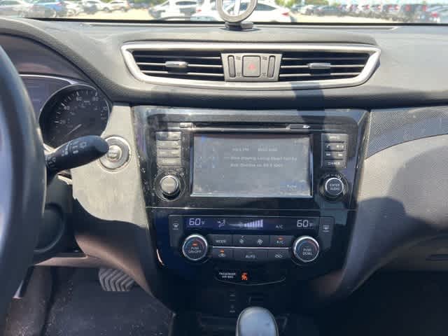 Thumbnail: 2014 Nissan Rogue - 18