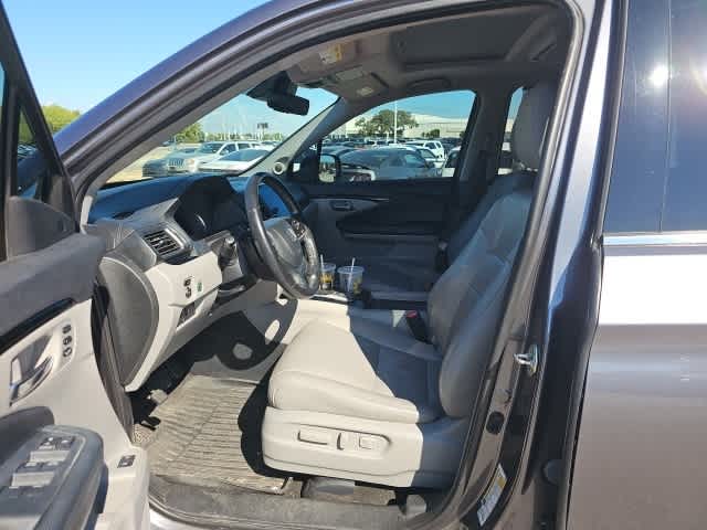 Thumbnail: 2019 Honda Pilot - 9