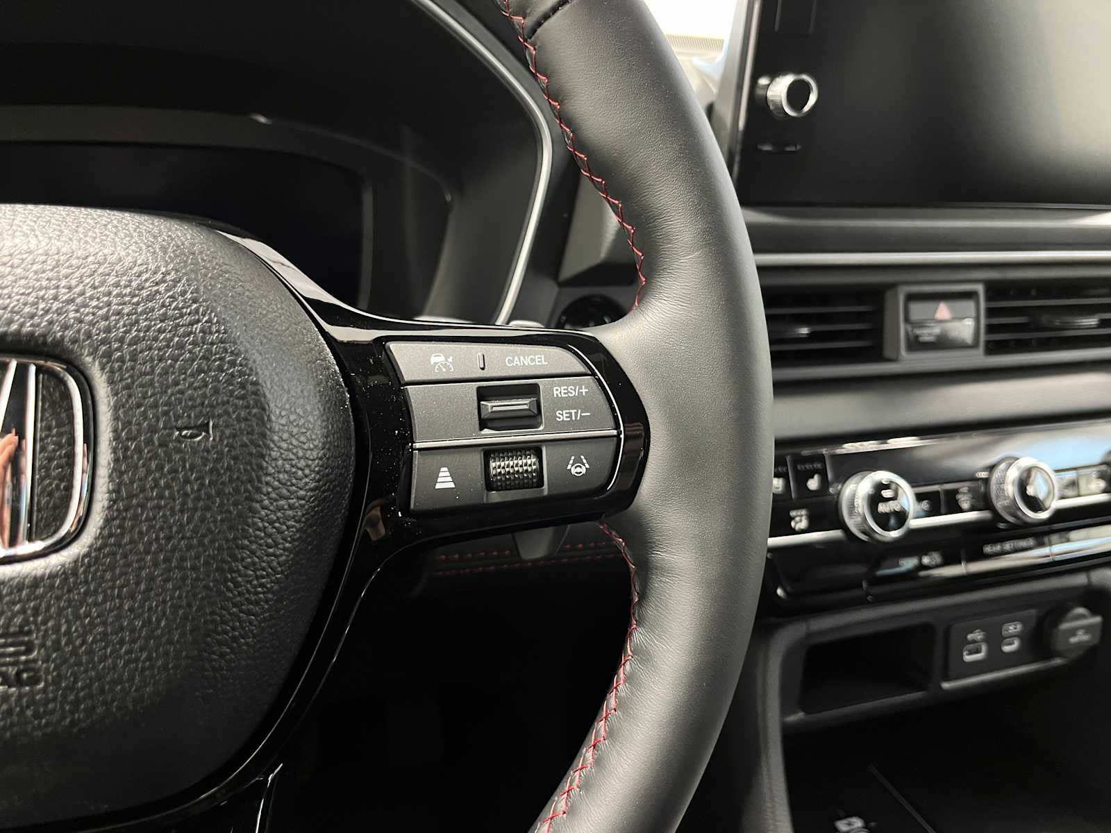 Thumbnail: 2025 Honda Pilot - 17