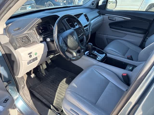 Thumbnail: 2019 Honda Pilot - 9