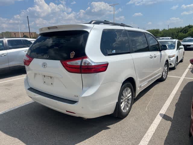 Thumbnail: 2015 Toyota Sienna - 5