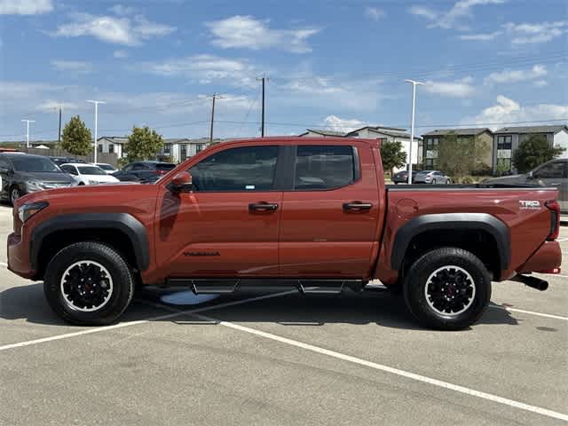 2025 Toyota Tacoma TRD Off-Road photo 3