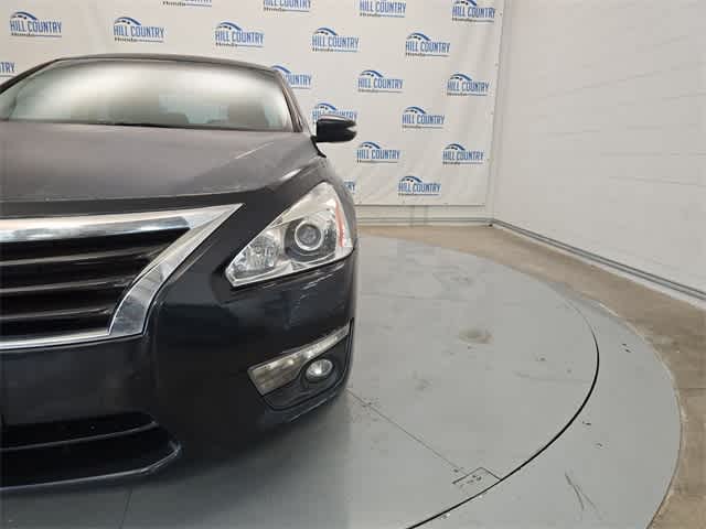 Thumbnail: 2015 Nissan Altima - 11