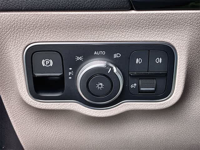 Thumbnail: 2023 Mercedes-Benz GLA - 41