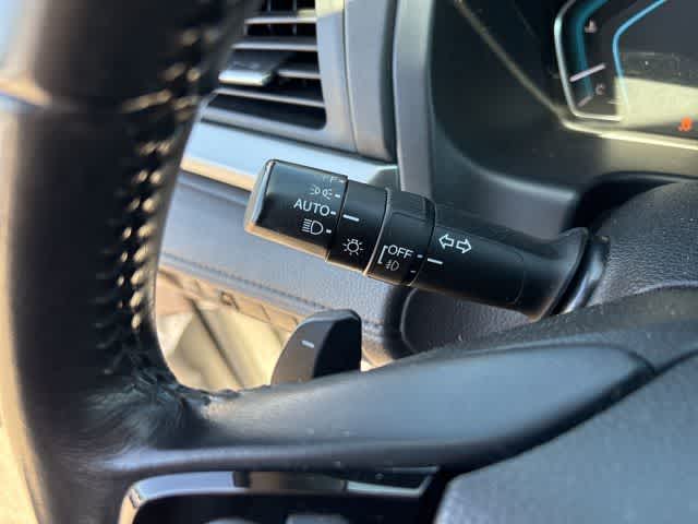 Thumbnail: 2018 Honda Odyssey - 16