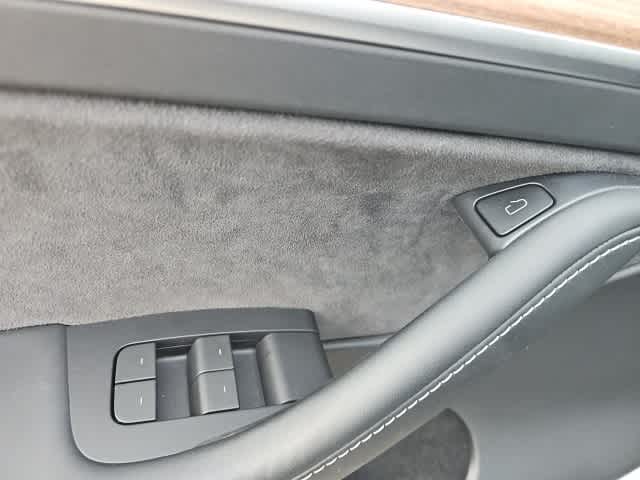 Thumbnail: 2023 Tesla Model Y - 10