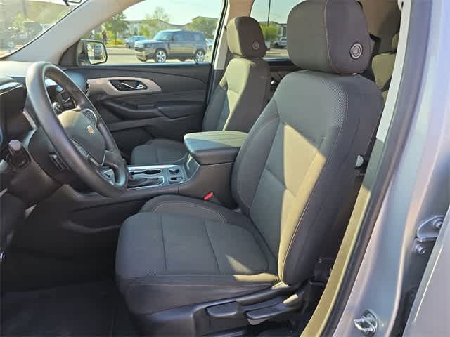 Thumbnail: 2021 Chevrolet Traverse - 17