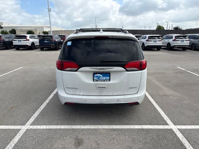Thumbnail: 2020 Chrysler Pacifica - 4
