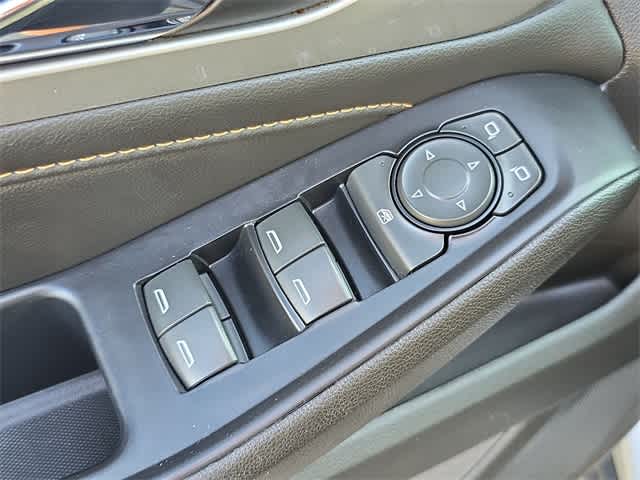 Thumbnail: 2021 Chevrolet Traverse - 38