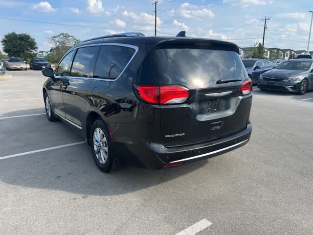 Thumbnail: 2018 Chrysler Pacifica - 3
