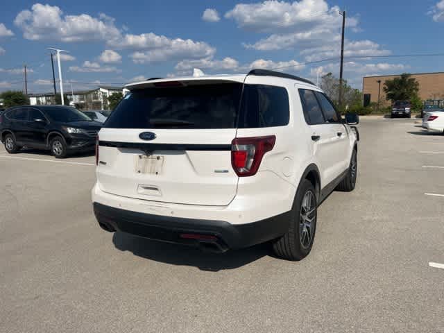 Thumbnail: 2017 Ford Explorer - 5