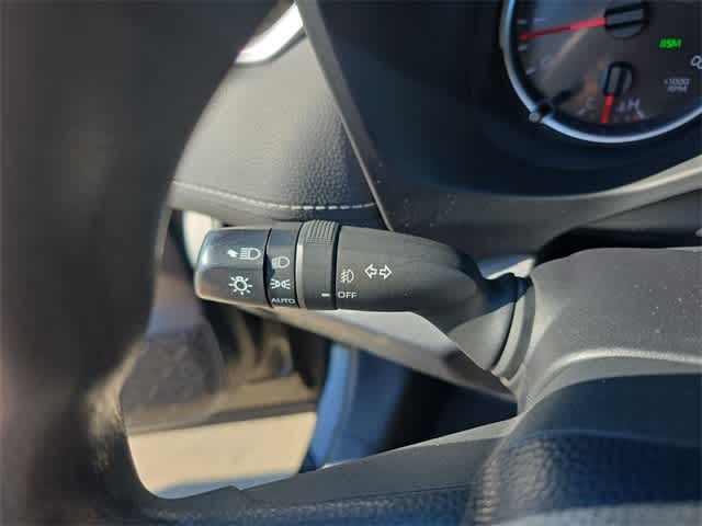 2021 Toyota RAV4 XLE 27