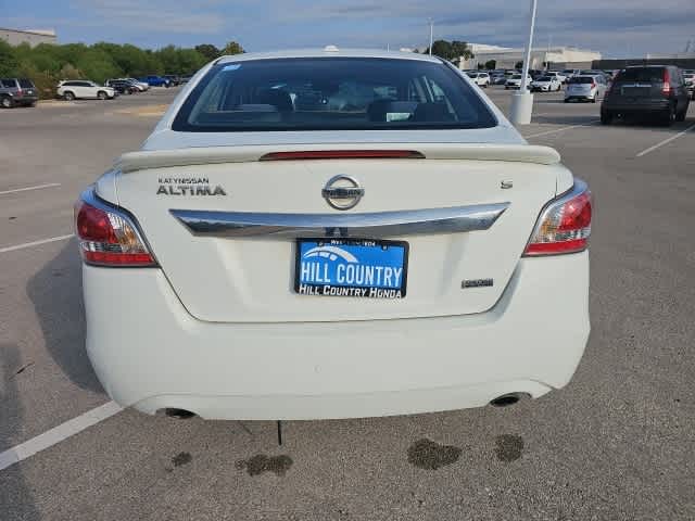 Thumbnail: 2015 Nissan Altima - 6