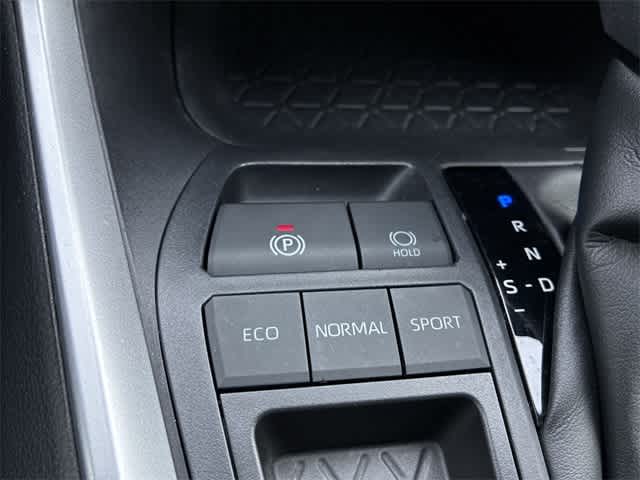 Thumbnail: 2022 Toyota RAV4 - 41