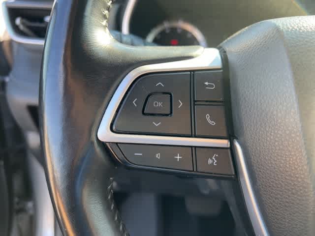 Thumbnail: 2022 Toyota Highlander - 11