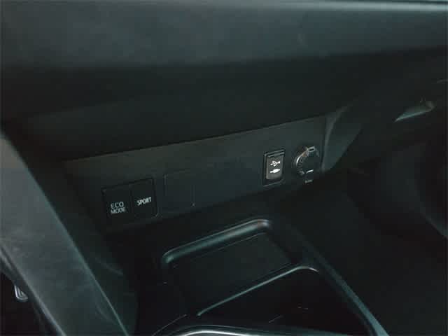 Thumbnail: 2017 Toyota RAV4 - 32