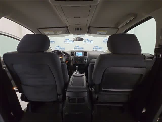 2011 Nissan Armada SV 19