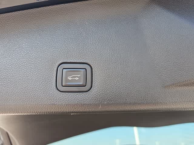 Thumbnail: 2015 Cadillac SRX - 25