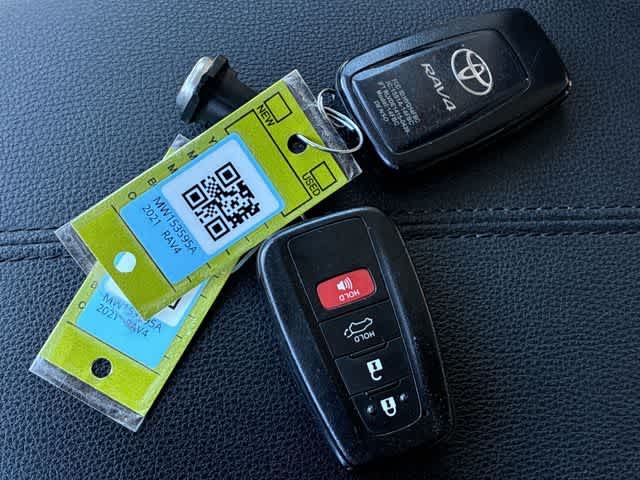 Thumbnail: 2021 Toyota RAV4 - 38