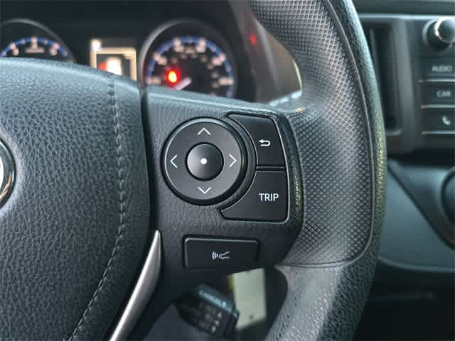 Thumbnail: 2017 Toyota RAV4 - 25