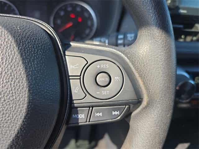 2021 Toyota RAV4 XLE 25