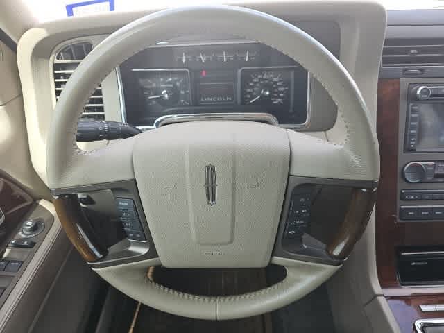 Thumbnail: 2014 Lincoln Navigator - 15