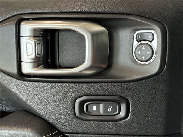 Thumbnail: 2020 Jeep Wrangler - 38