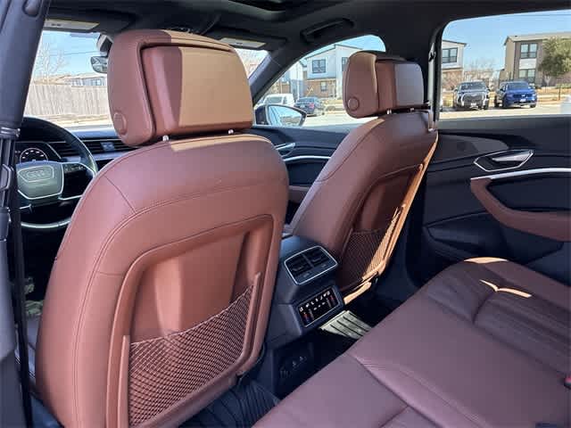 Thumbnail: 2022 Audi e-tron - 19