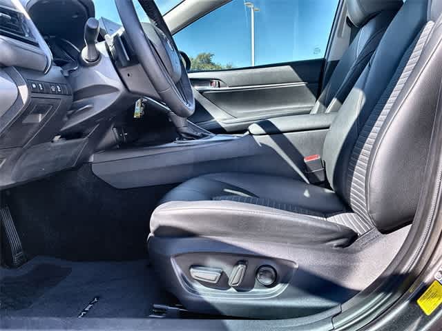 Thumbnail: 2023 Toyota Camry - 18