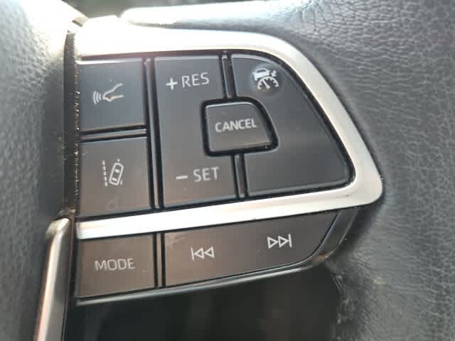 Thumbnail: 2022 Toyota Sienna - 11