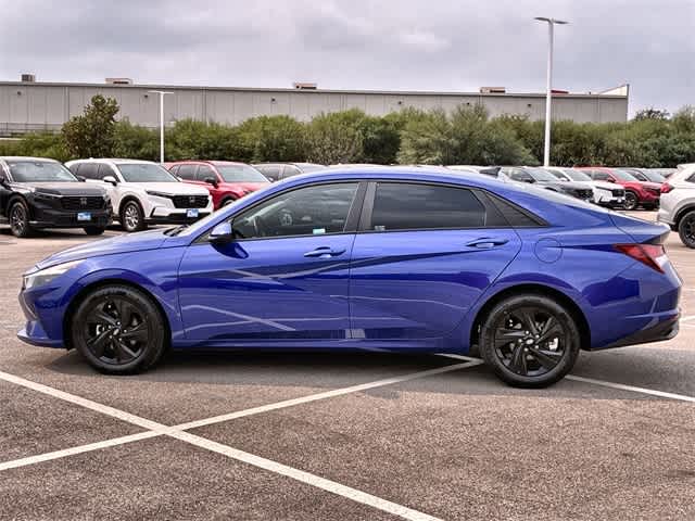 Thumbnail: 2021 Hyundai Elantra - 3