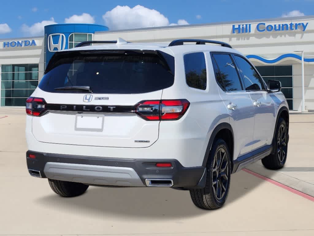 2025 Honda Pilot Touring photo 3