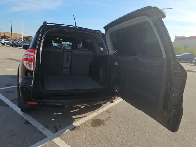 Thumbnail: 2010 Toyota RAV4 - 21